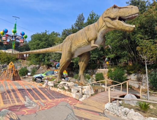 Dinopark Funtana Show & Themepark