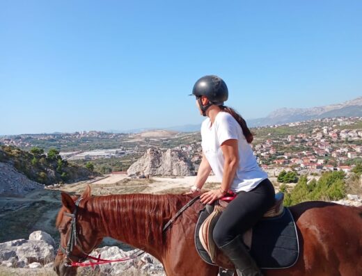 Horse Club Dalmacija Equino